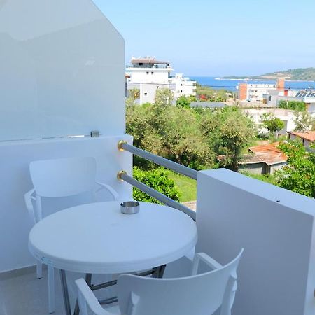 Iljo Apartments Ксамил Экстерьер фото