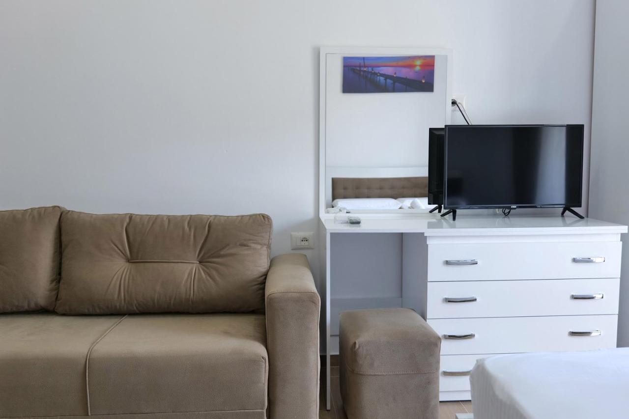 Iljo Apartments Ксамил Экстерьер фото