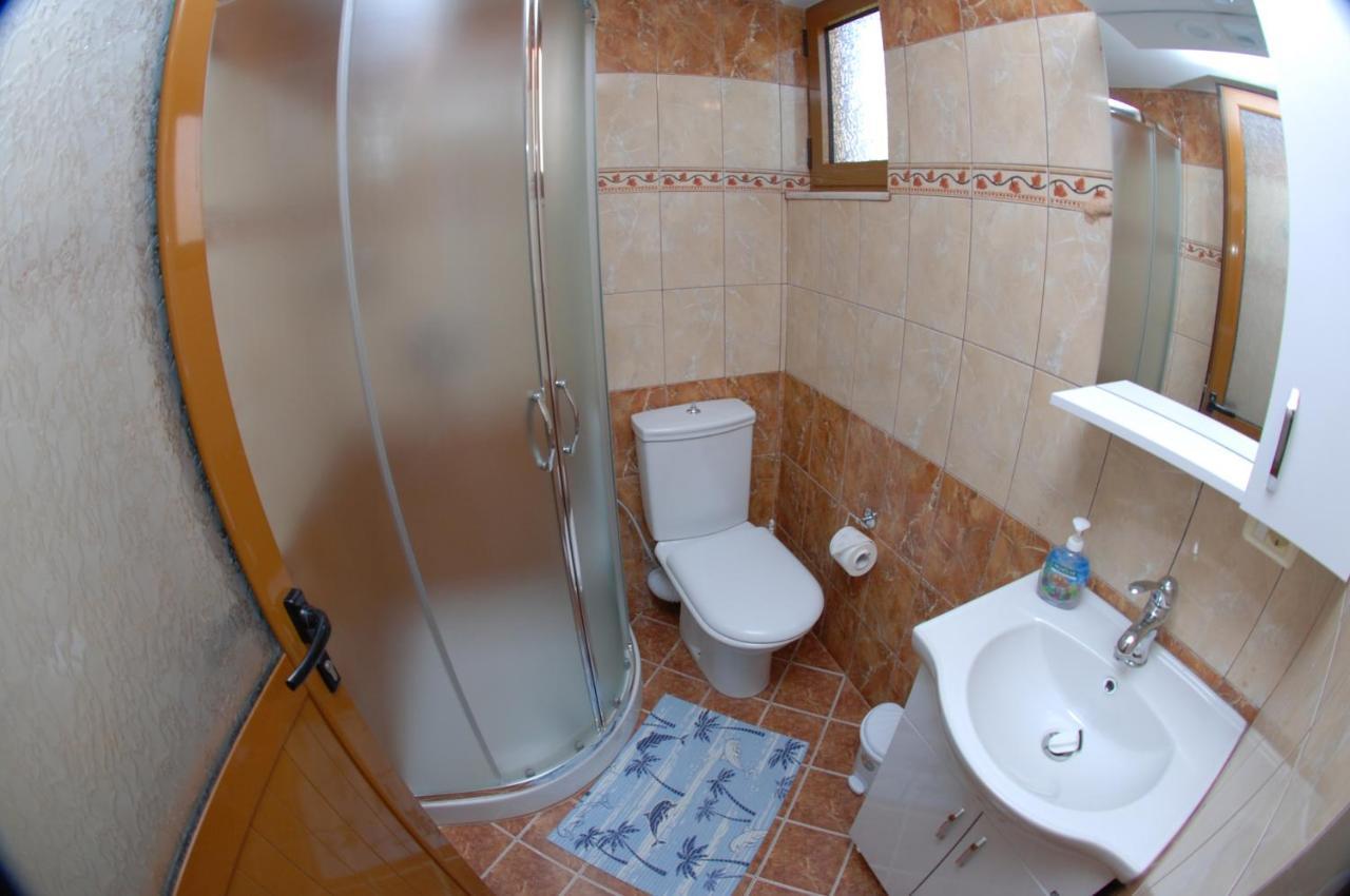 Iljo Apartments Ксамил Экстерьер фото